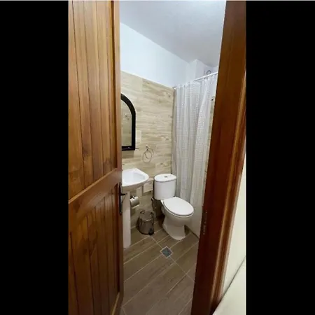 بيت ضيافة Denis House 1930 *
