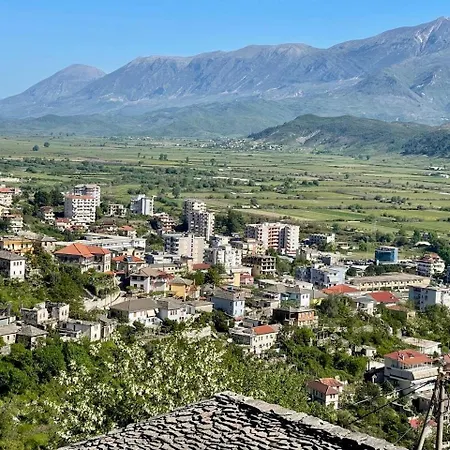 Denis House 1930 بيت ضيافة